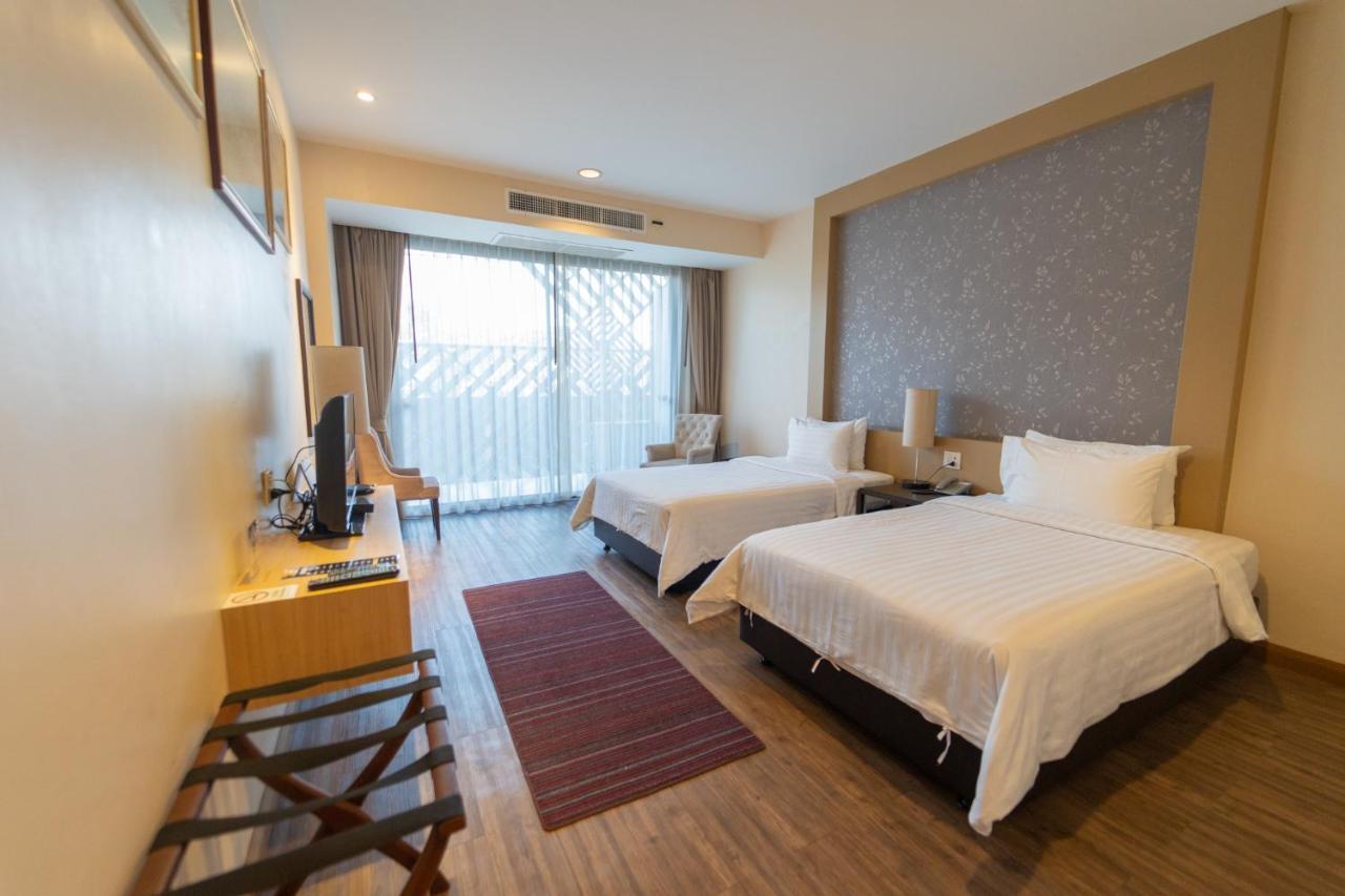 Rimkhobfa Urban Resort Samut Prakan Exterior foto